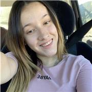 Me defino como una persona alegre , perseverante con ganas de trabajar y estar en movimiento , ayudar a los niños y así todos podamos alcanzar nuestras metas , me gustaría dar clases a personas de primaria y la ESO o a personas con necesidad especial